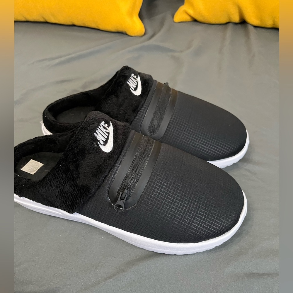 Nike slippers